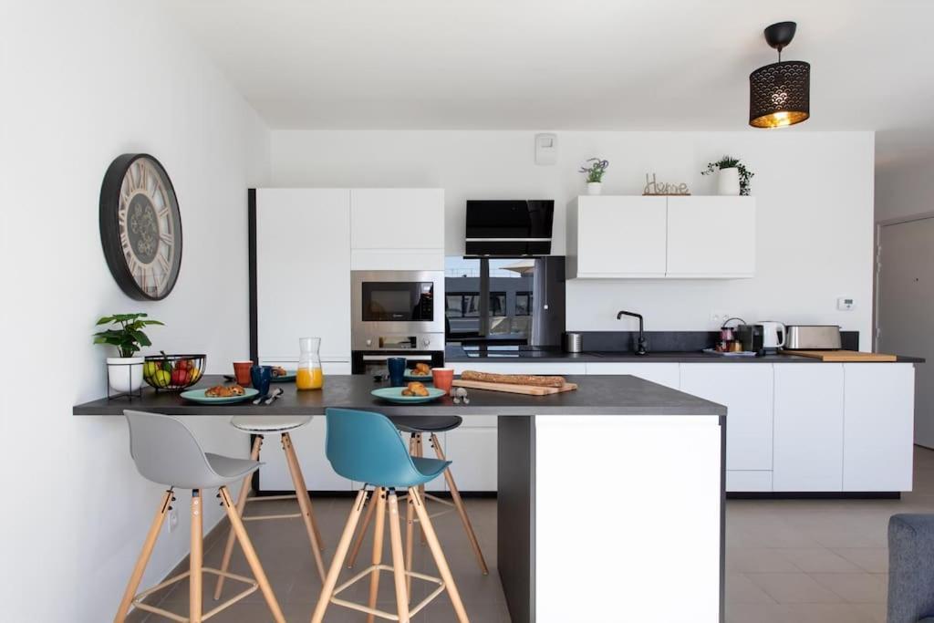 L17 Arenas Suite 3 Balconies 5Mins To The Sea Nice Exteriör bild